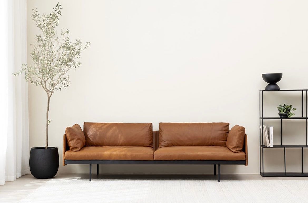 How to Mix Modern and Traditional Furniture Styles: A Perfect Balance with Convy Living